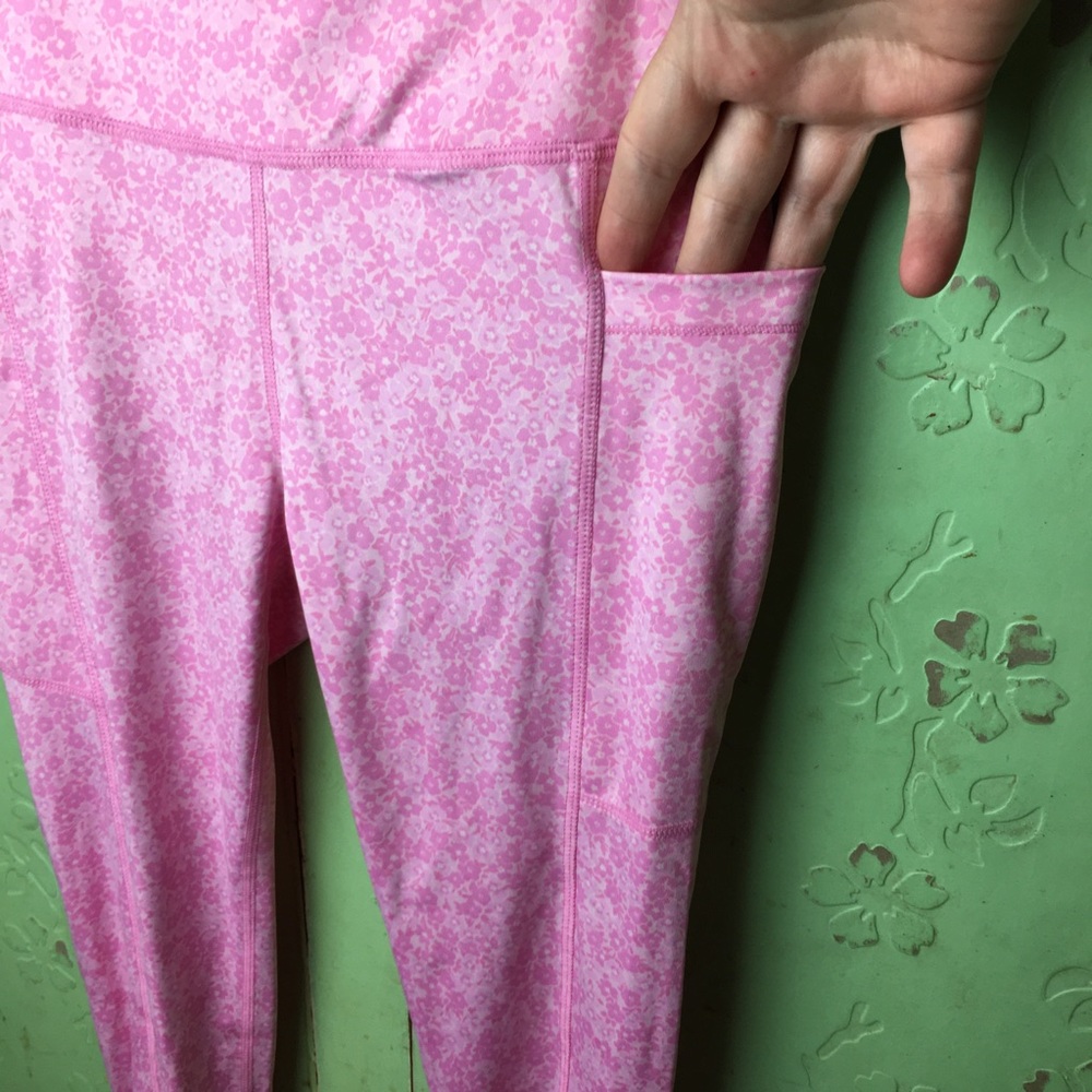 NEW Cotton On Body Highwaisted 7/8 Tights Daisy Floral Tonal Pinks nwt - Picture 6 of 6